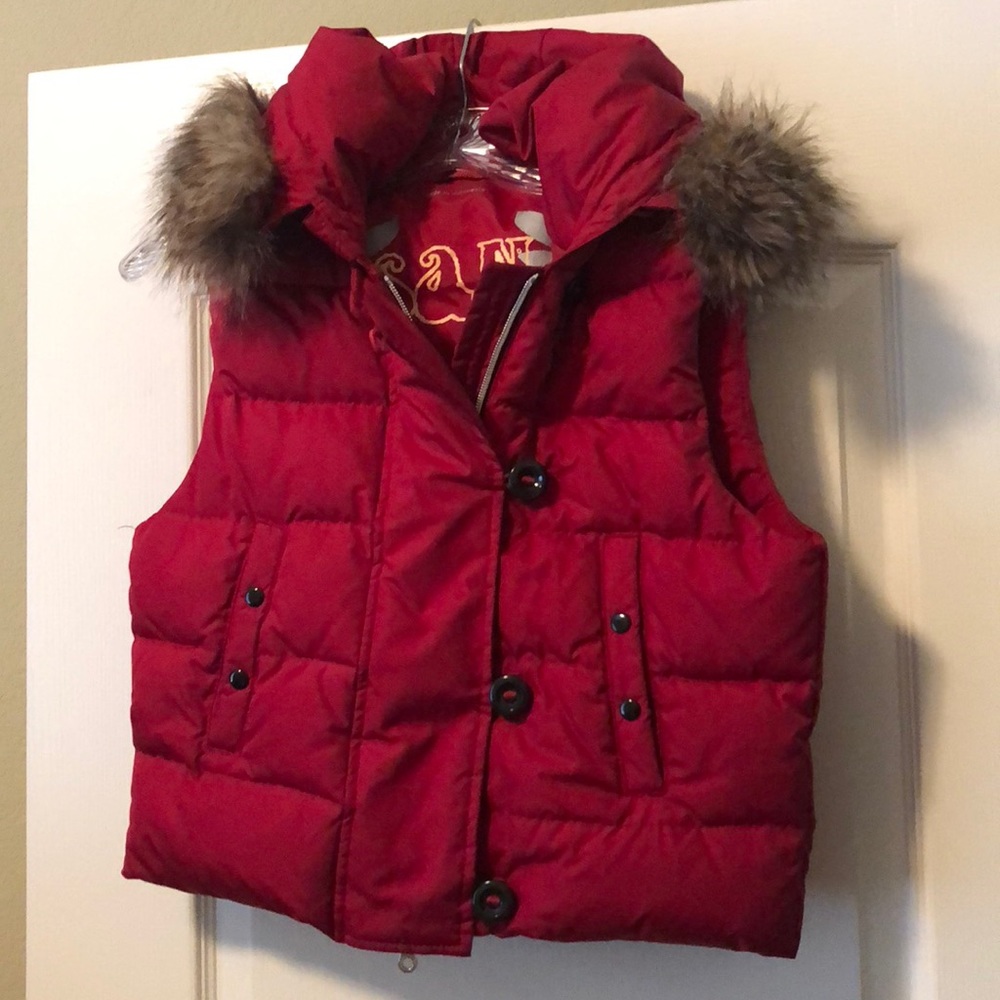 GAP cropped puffer vest